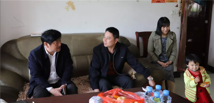 构筑&ldquo;单位+家庭&rdquo;双重反腐防线