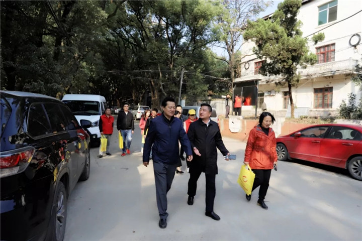 乐鱼网站官方站登录入口-乐鱼online（中国）
董事长谢荣华深入舍里甲社区开展宣传文明创建活动