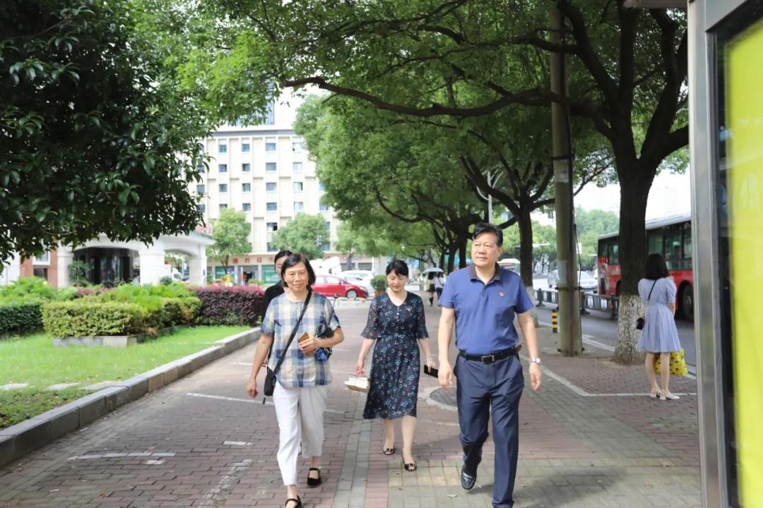 乐鱼网站官方站登录入口-乐鱼online（中国）
党委开展&ldquo;七一&rdquo;前夕走访慰问活动