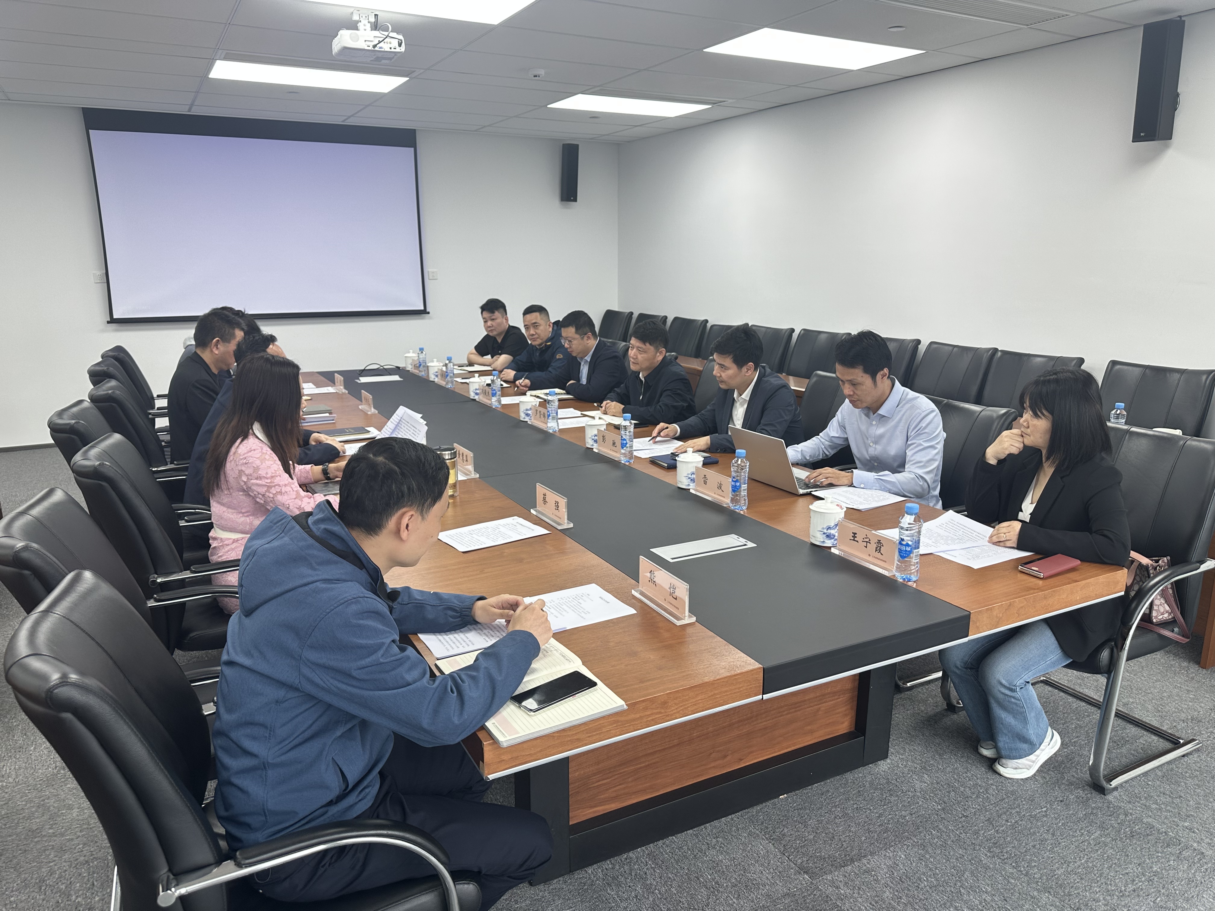 罗贤锦带队前往省铁航物流乐鱼网站官方站登录入口-乐鱼online（中国）
洽谈数字化物流仓储监管平台项目合作